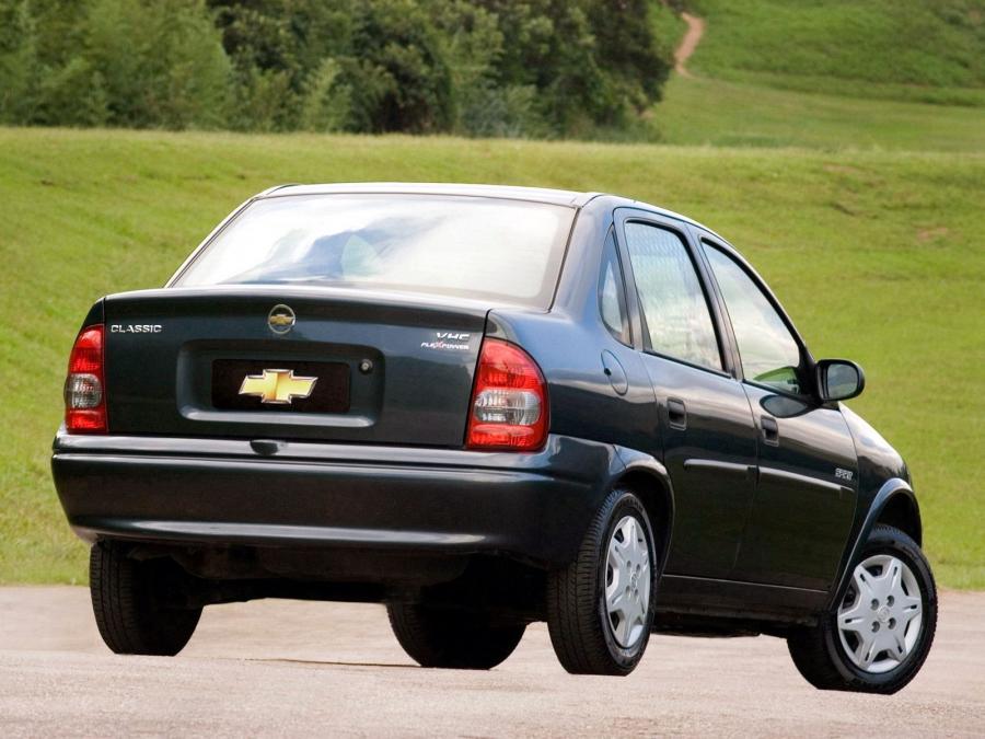  Chevrolet Classic 2003 года  (фото 14 из 16)